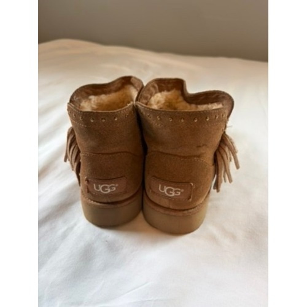 UGG Chestnut Suede Tassel Studded Ankle Boots Kids Size 2 1017397K - Picture 3 of 6